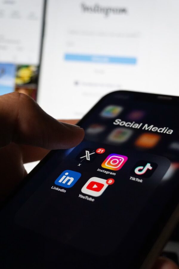Social media in AI era Social media in AI era